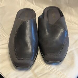 Easy Spirit Black and Gray Loafers